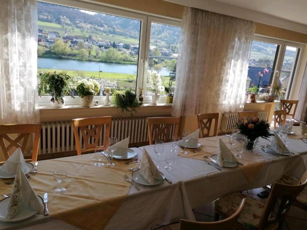Chateau-De-La-Moselle Kinheim Екстер'єр фото